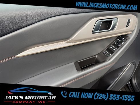 Used 2025 Ford Explorer Active w/ Active Comfort Package AWD/4WD image 27