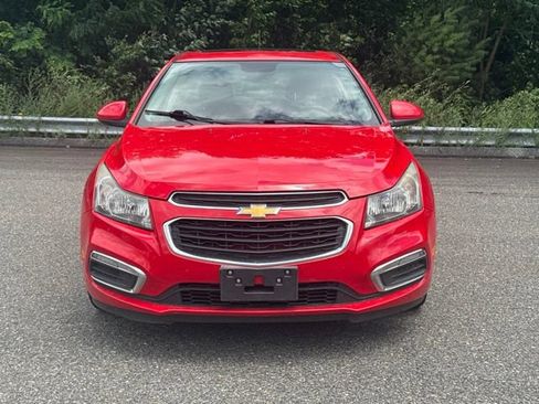 Used 2016 Chevrolet Cruze LT w/ Sun And Sound Package FWD image 2