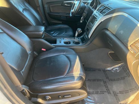 Used 2010 Chevrolet Traverse LT w/ Personal Connectivity Package image 25