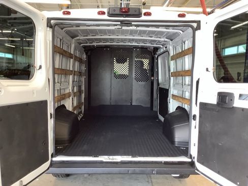 Used 2025 RAM ProMaster 2500 w/ U-Haul Equipment Group FWD image 12