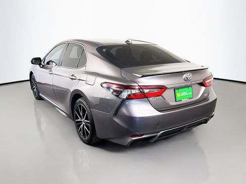 Used 2021 Toyota Camry SE image 7
