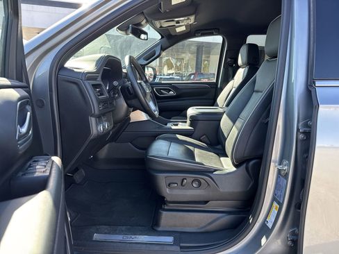Used 2024 GMC Yukon SLT image 16