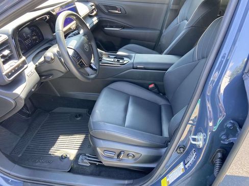 Used 2025 Toyota Crown Signia AWD/4WD image 17