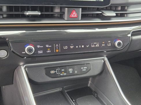 Certified 2026 Kia Carnival SX Prestige FWD image 23