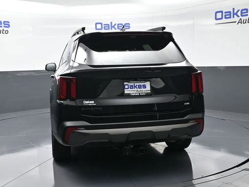 Certified 2025 Kia Sorento SX Prestige w/ Sage Leather Package image 7