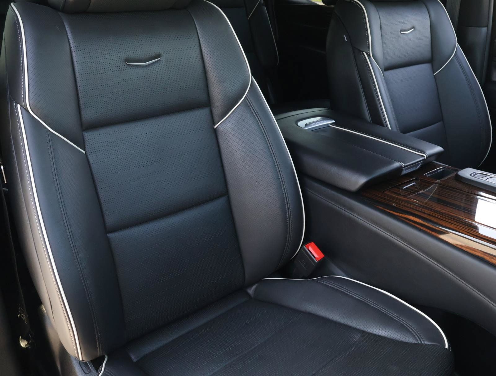 Used 2024 Cadillac Escalade ESV Premium Luxury w/ Performance Package AWD/4WD image 23