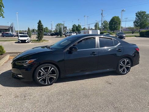 Used 2021 Nissan Sentra SR w/ SR Premium Package FWD image 2