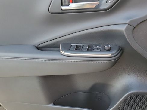 Used 2023 Toyota Crown Limited image 24