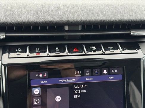 Used 2023 Jeep Grand Cherokee Laredo image 13