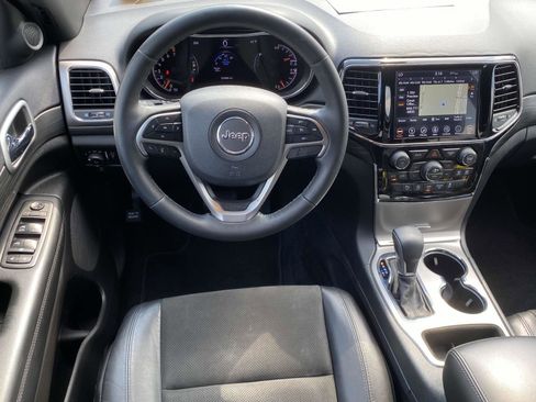 Used 2019 Jeep Grand Cherokee Laredo w/ Security & Convenience Group image 7