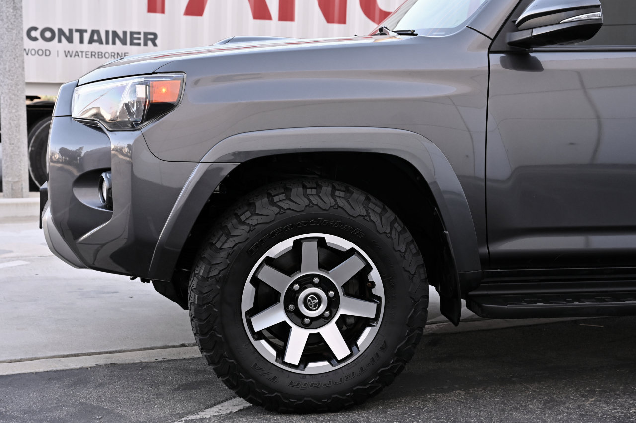 Used 2018 Toyota 4Runner TRD Off-Road Premium AWD/4WD image 35
