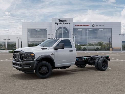 New 2025 RAM 4500 Tradesman AWD/4WD image 3