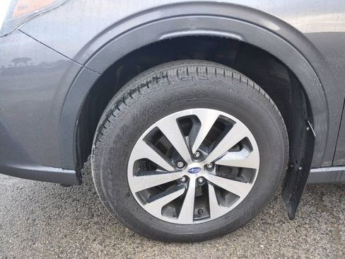 Used 2021 Subaru Outback Premium image 9