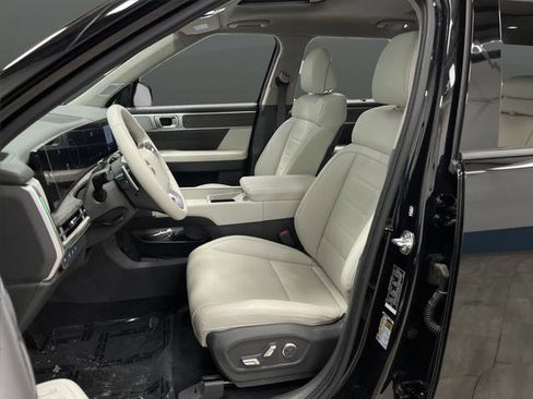 Used 2024 Hyundai Santa Fe Limited image 4