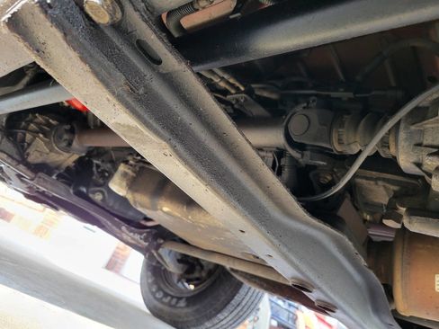 Used 2006 Chevrolet Silverado 3500 4x4 Crew Cab w/ Heavy-Duty Power Package image 18