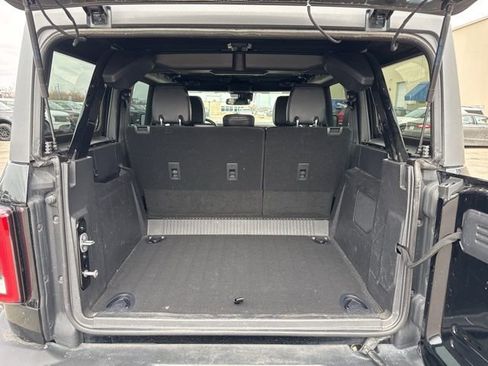 Used 2023 Ford Bronco Wildtrak image 11