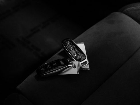 Used 2022 Audi e-tron GT Premium Plus image 58