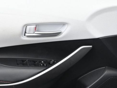 Used 2025 Toyota Corolla SE FWD image 17