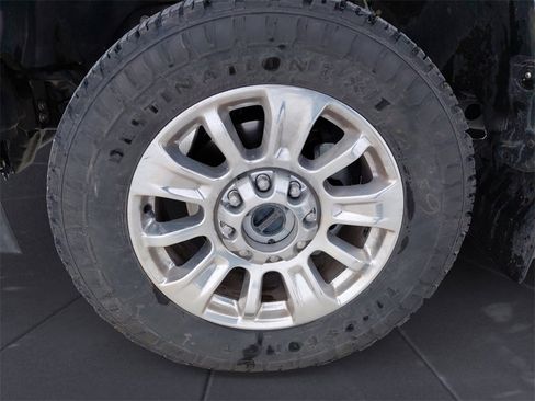 Used 2022 Ford F350 Limited image 14