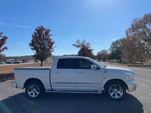 Used 2018 RAM 1500 Laramie w/ Convenience Group image 6