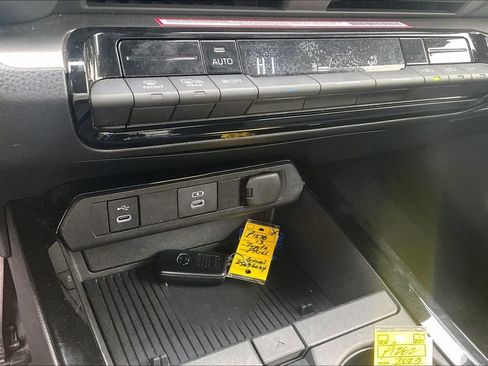 Used 2023 Toyota Prius LE image 18