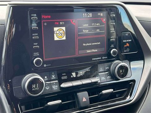 Used 2021 Toyota Highlander LE image 33