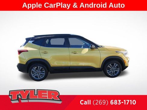 Used 2023 Kia Seltos S w/ Navigation Package FWD image 9