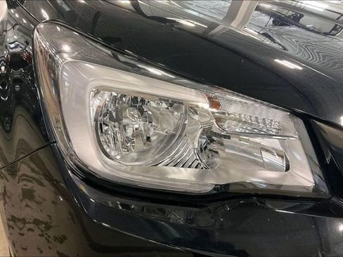 Used 2017 Subaru Forester 2.5i Premium w/ All-Weather Package image 28