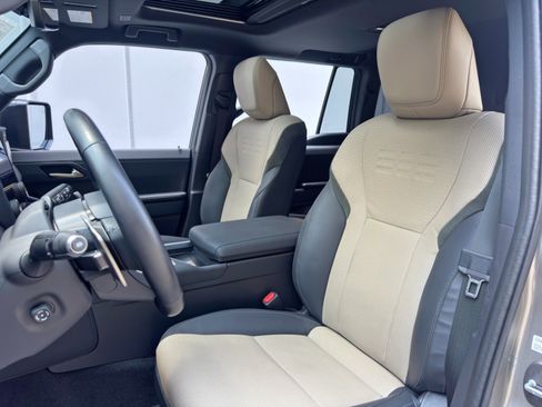 Used 2024 Lexus GX 550 AWD/4WD image 42