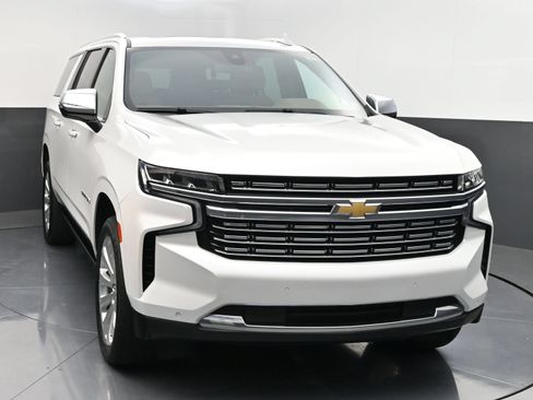 Certified 2022 Chevrolet Suburban Premier AWD/4WD image 2