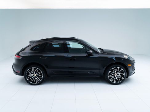 Certified 2026 Porsche Macan AWD/4WD image 8