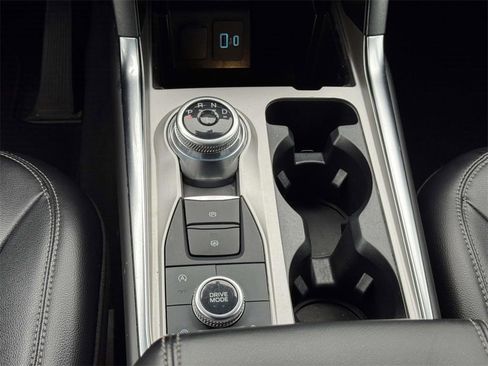 Used 2024 Ford Explorer Limited image 6