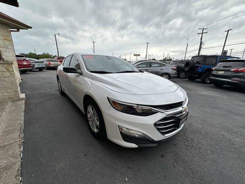 Used 2019 Chevrolet Malibu LS FWD image 4