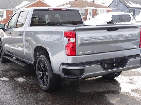 Used 2023 Chevrolet Silverado 1500 Custom image 2