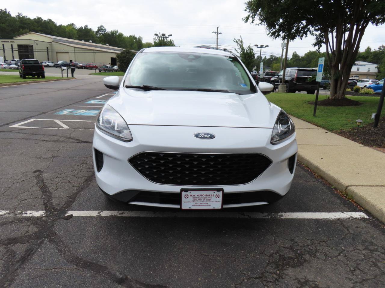 Used 2020 Ford Escape SE FWD image 12