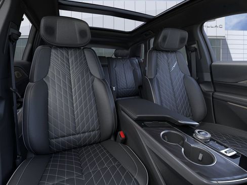 New 2026 Cadillac Lyriq V w/ Exterior Carbon Fiber Package AWD/4WD image 16