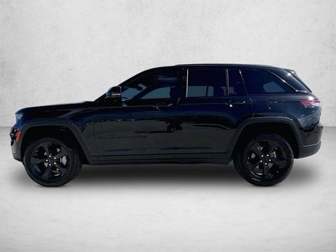 Used 2024 Jeep Grand Cherokee Limited w/ Black Appearance Package image 6
