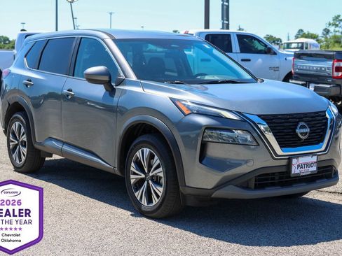 Used 2023 Nissan Rogue SV FWD image 1