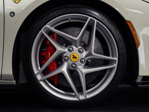 Used 2023 Ferrari F8 Tributo RWD image 5