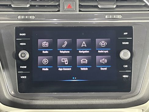 Certified 2022 Volkswagen Tiguan SE w/ Panoramic Sunroof Package image 14