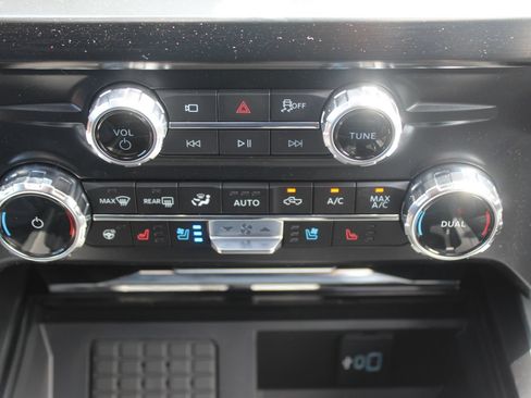 New 2026 Ford F350 Lariat w/ Black Appearance Package AWD/4WD image 45