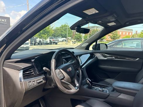 Used 2023 Cadillac XT6 Sport w/ Technology Package AWD/4WD image 9