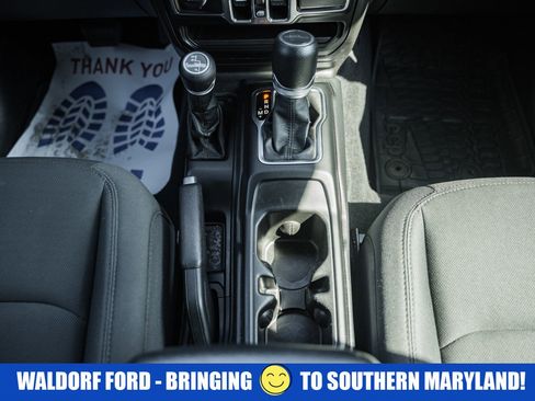 Used 2022 Jeep Gladiator Willys image 32