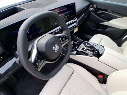 Used 2026 BMW 530i RWD image 4
