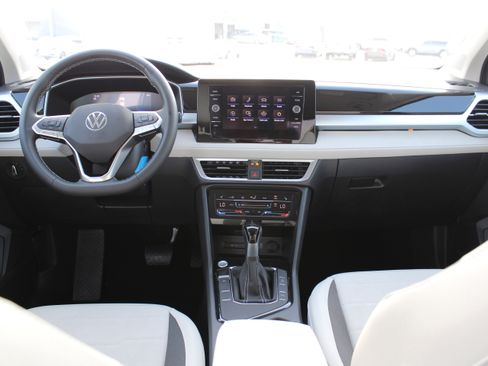 New 2025 Volkswagen Taos SE image 2