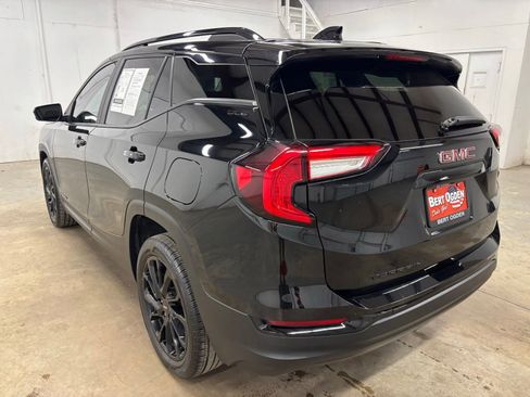 Used 2024 GMC Terrain SLE w/ Driver Convenience Package FWD image 5