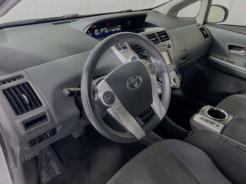 Used 2013 Toyota Prius V Two image 9