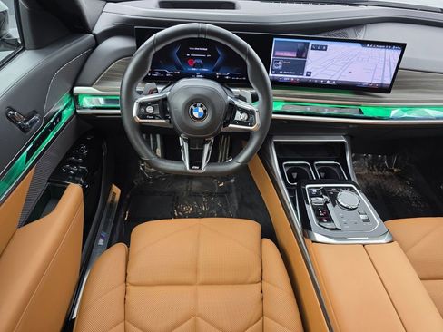 Used 2024 BMW 740i image 13