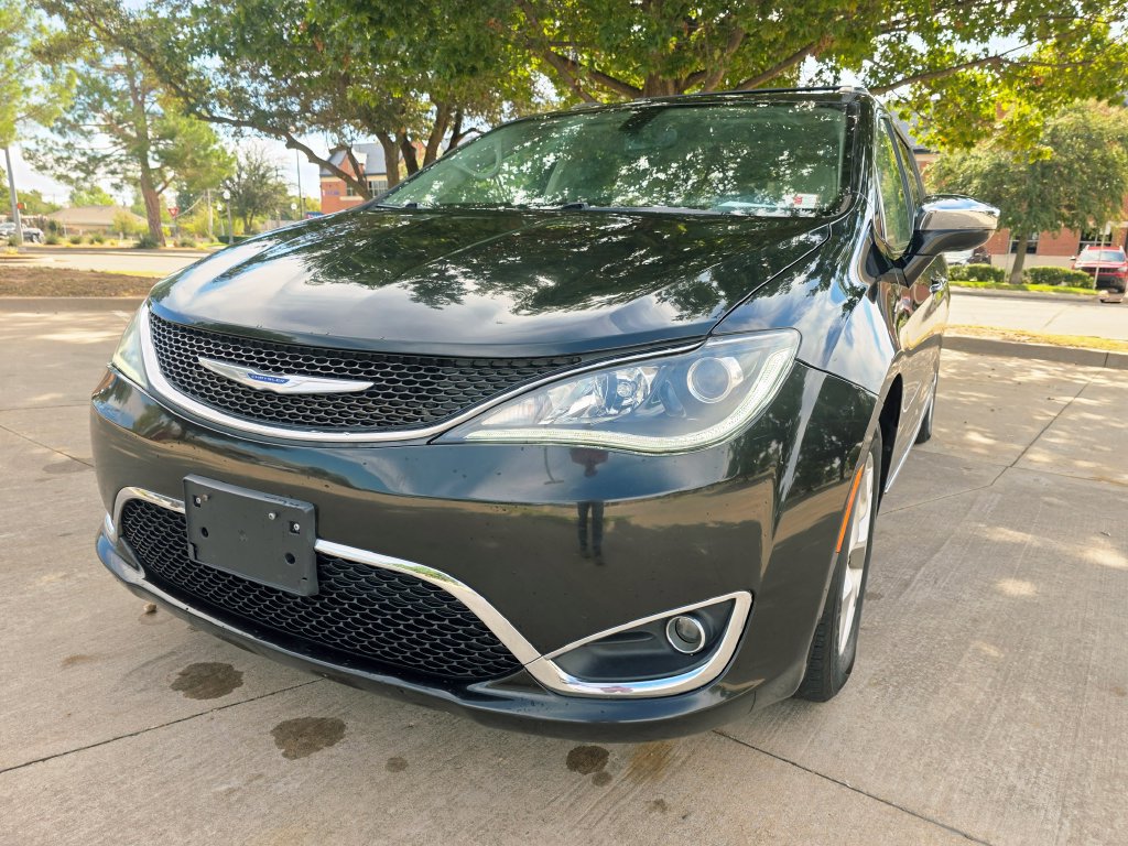 Used 2020 Chrysler Pacifica Limited FWD image 28