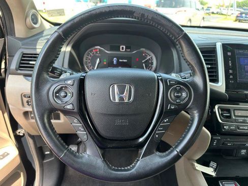 Used 2016 Honda Pilot Touring image 12